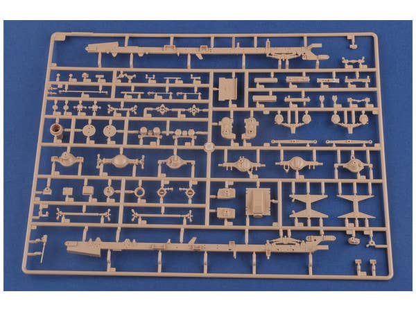 Hobby Boss 1/35 M911 C-HET w/ M747 Heavy Equipment Semi-Trailer | 6939319255198