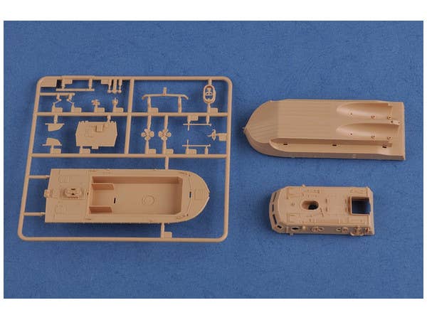 Hobby Boss 1/72 German Land-Wasser-Schlepper (LWS) Medium Production | 6939319229199