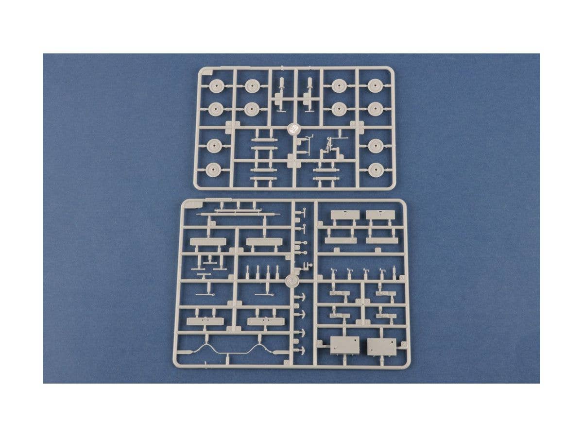 Hobby Boss 1/72 German KARL-Gerat 040/041 on Railway Transport Carrier | 6939319229618