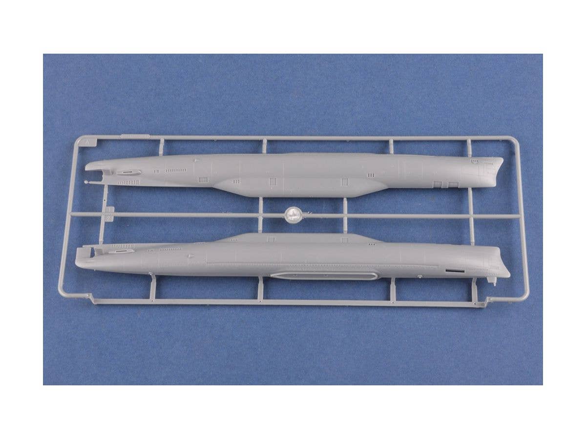 Hobby Boss 1/350 PLA Navy Type 031 Golf Class | 6939319235145