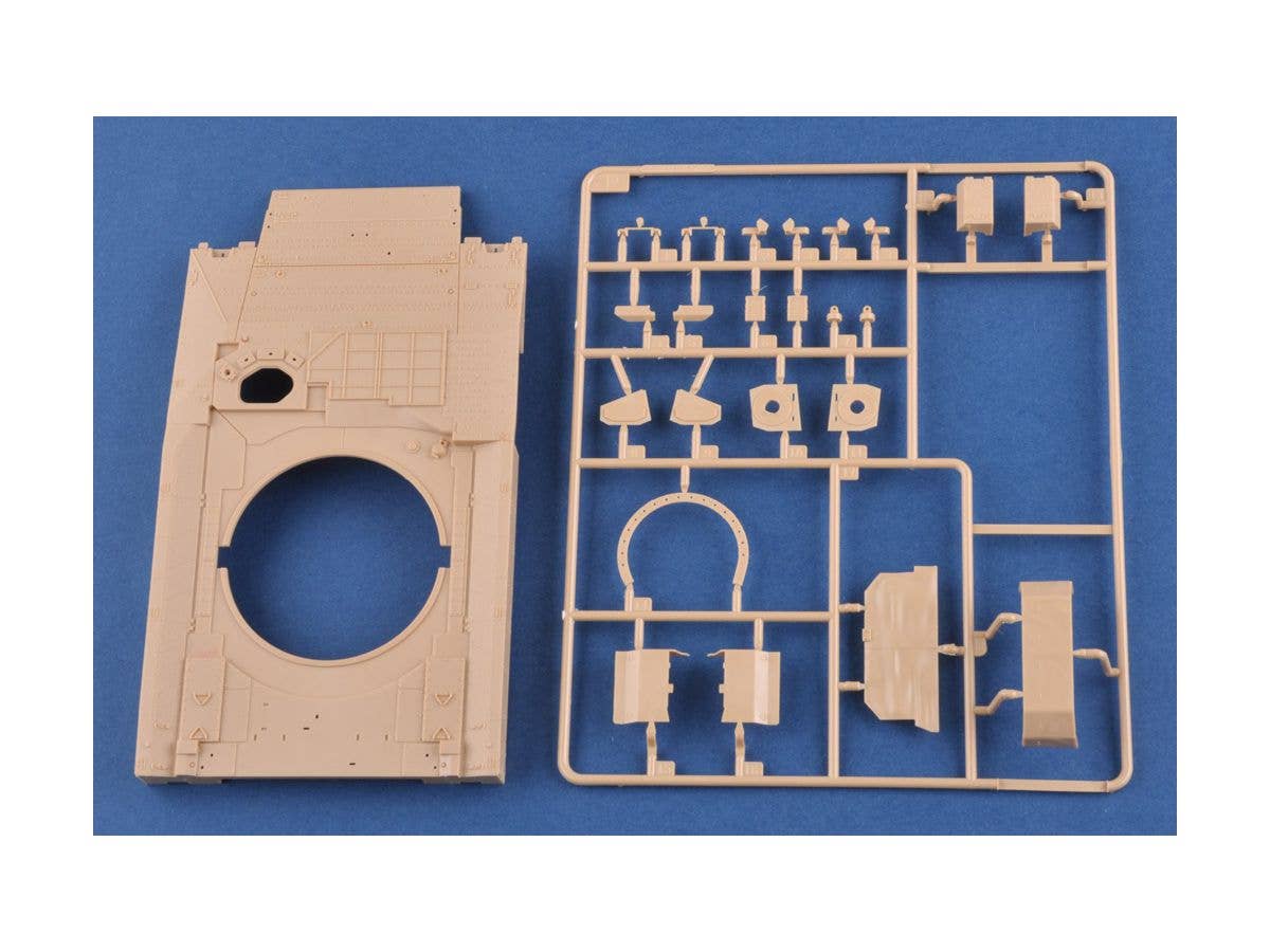 Hobby Boss 1/35 IDF Merkava Mk.IV w/ Trophy | 6939319245236