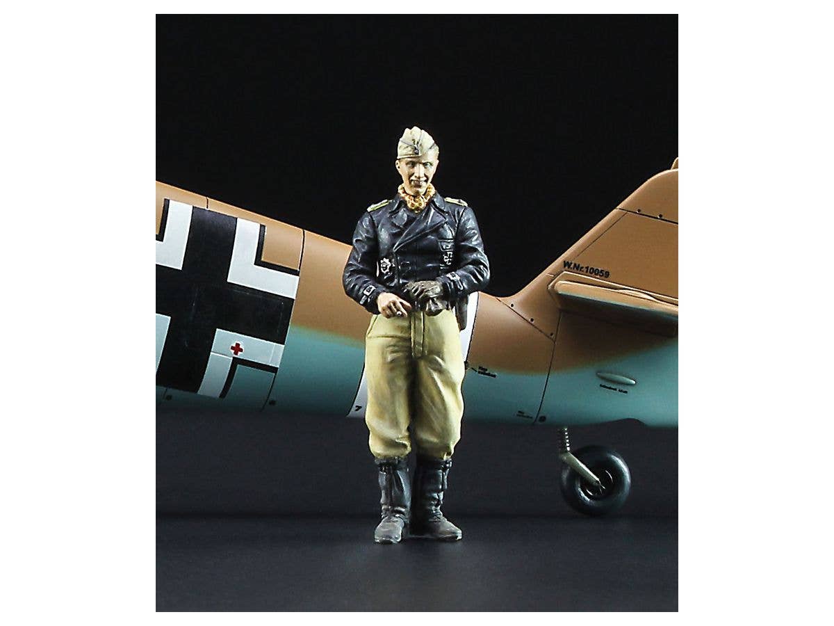 Hasegawa 1/48 Messerschmitt Bf109F-4 Trop 'Star of Africa (MARSEILLE)' w/ Figure | 4967834074910
