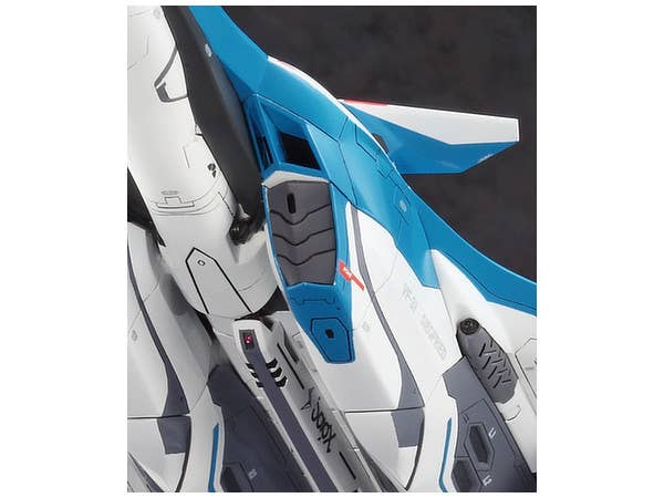 Hasegawa Macross Delta VF-31J Siegfried Hayate 1/72 Scale Model Kit | 4967834657298
