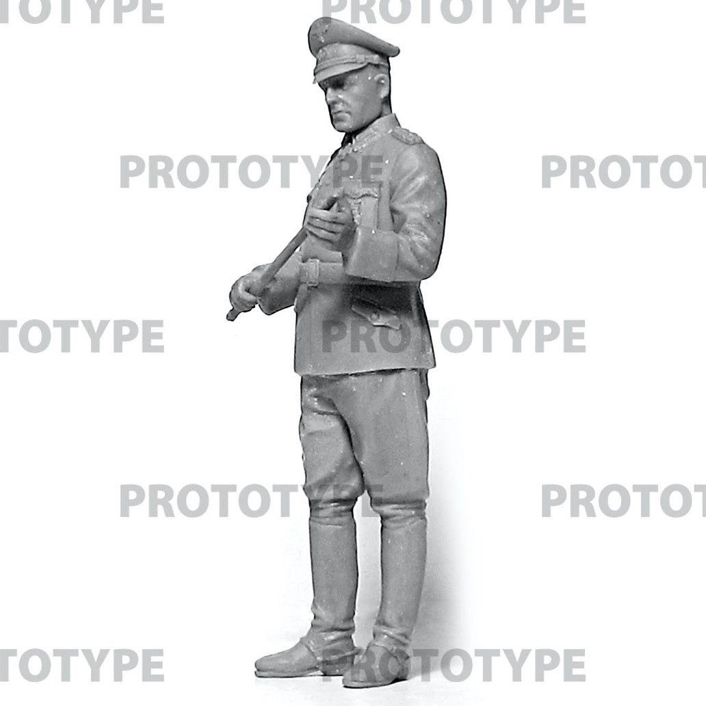 ICM 1/24 WWII German Staff Personnel (100% new molds), Figure
