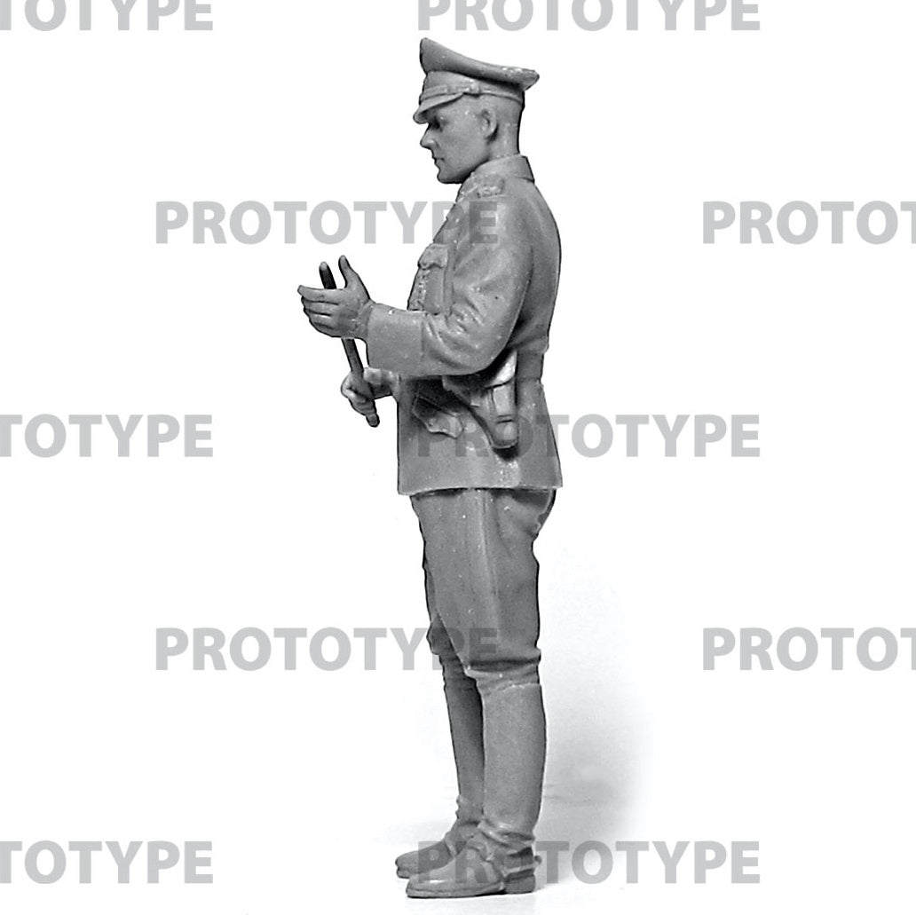 ICM 1/24 WWII German Staff Personnel (100% new molds), Figure