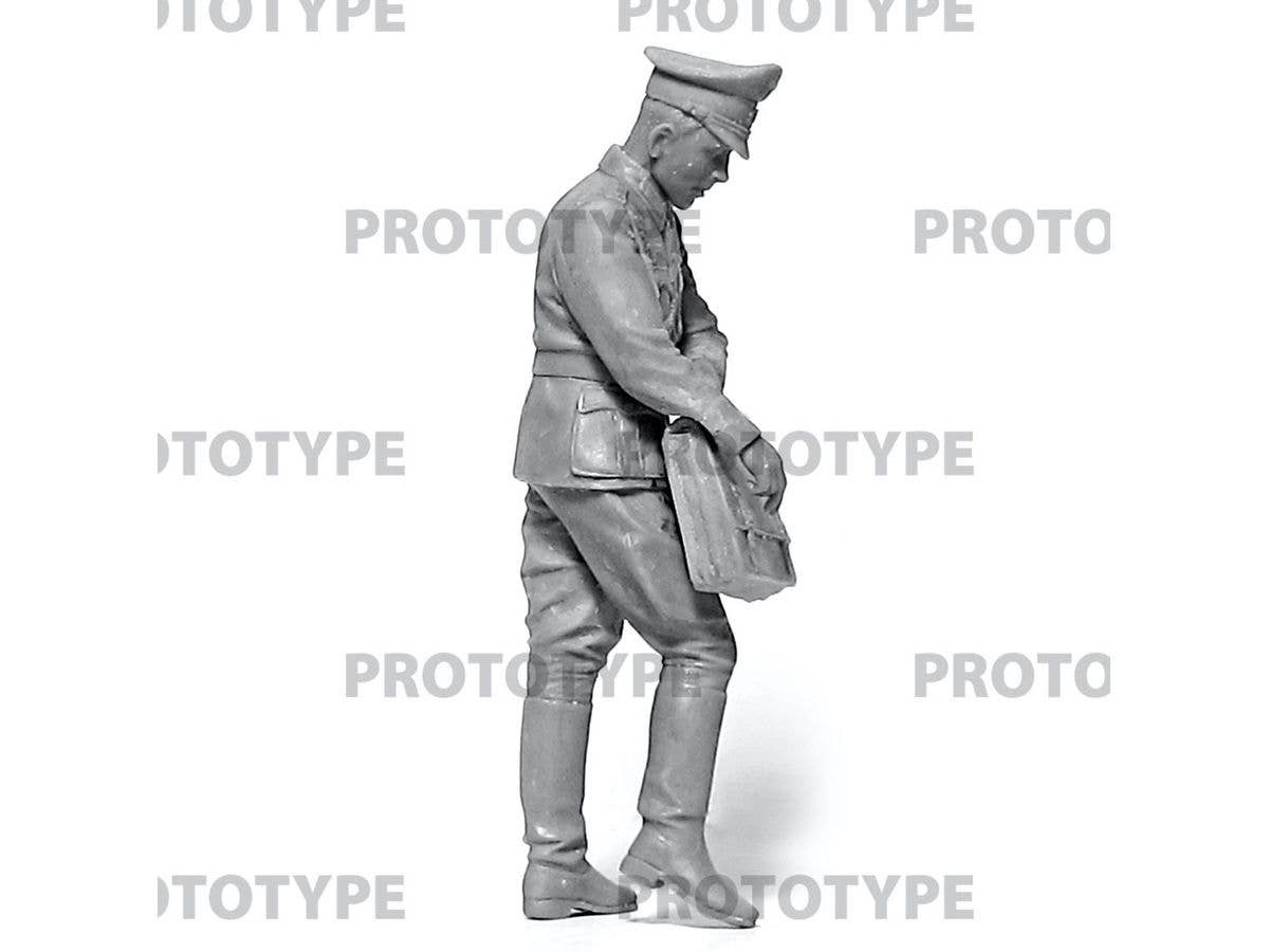ICM 1/24 WWII German Staff Personnel (100% new molds), Figure | 4823044409853