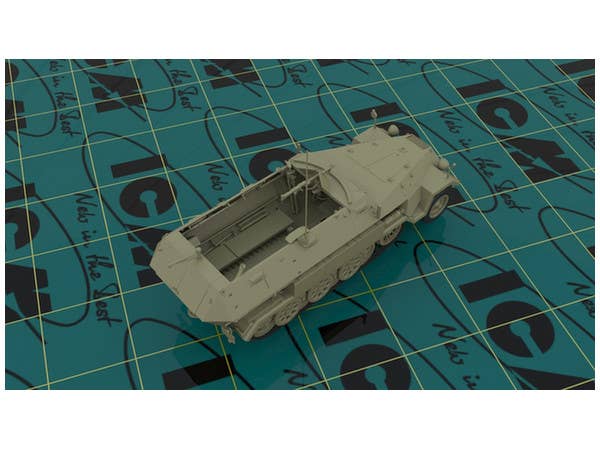 ICM 1/35 Sd.Kfz.251/1 Ausf.A, WWII German Armoured Personnel Carrier | 4823044404599