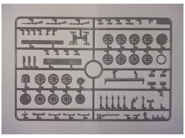 ICM 1/35 Sd.Kfz.251/6 Ausf.A, WWII German Armoured Command Vehicle | 4823044405039