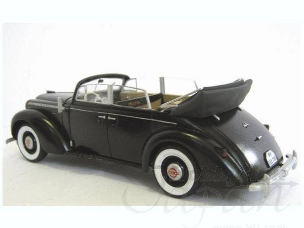 ICM 1/35 Admiral Cabriolet, WWII German Staff Car with Figures | 4823044402601