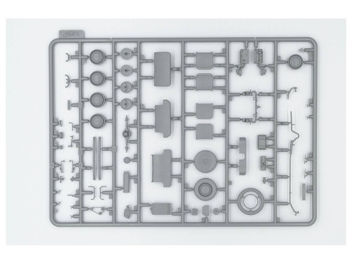 ICM 1/35 Kadett K38 Cabriolimousine, WWII German Staff Car | 4823044405930