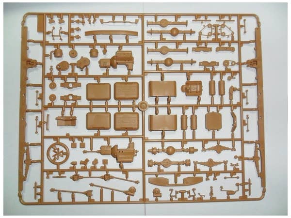 ICM 1/35 ZiL-131 Emergency Truck, Soviet Vehicle | 4823044403967
