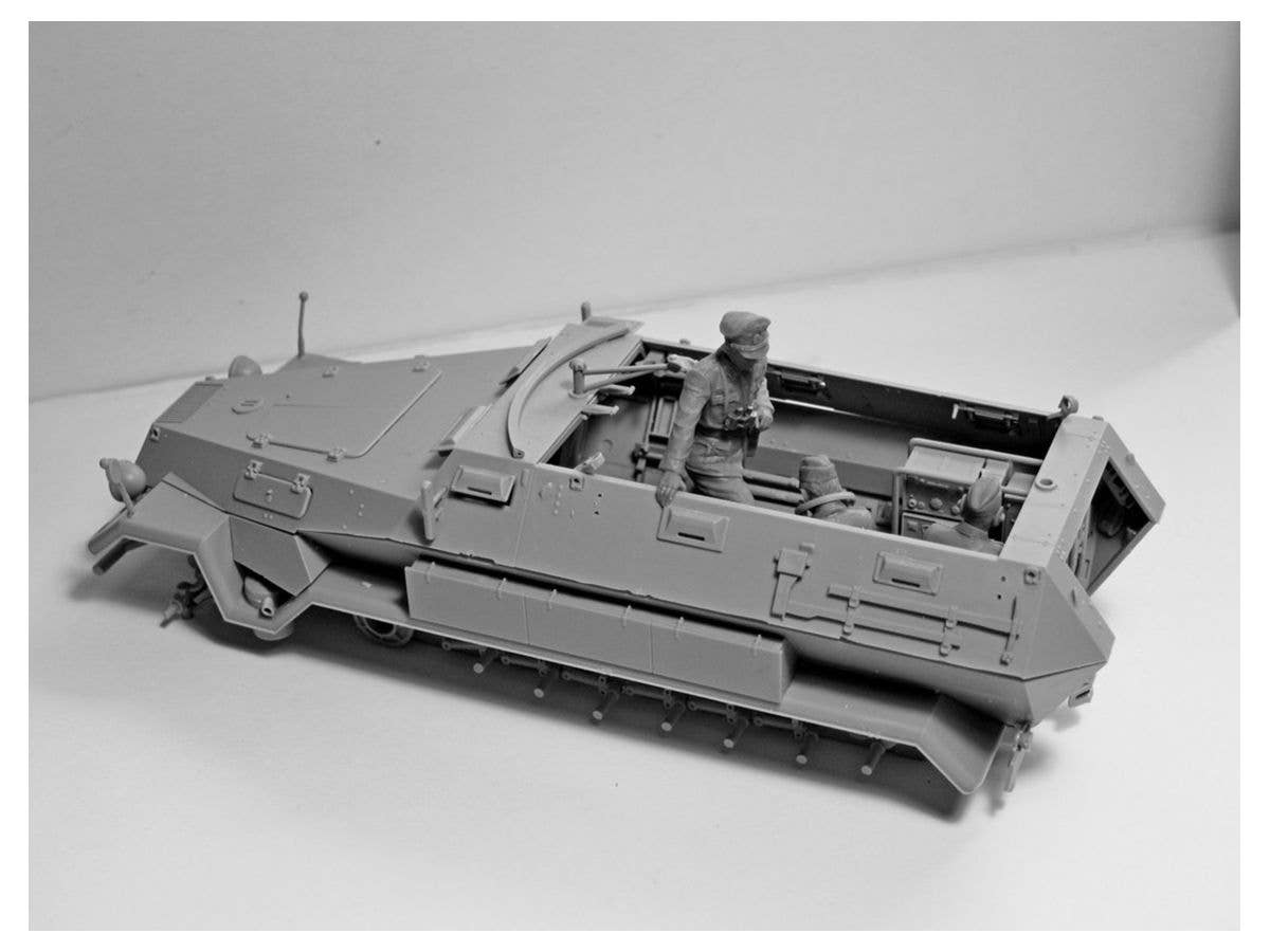 ICM 1/35 German Command Vehicle Crew (1939-1942) (4 figures) (100% new molds) | 4823044405527