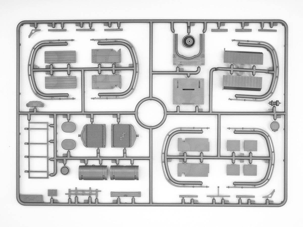 ICM 1/35 FWD Type B, WWI US Ammunition Truck | 4823044410200