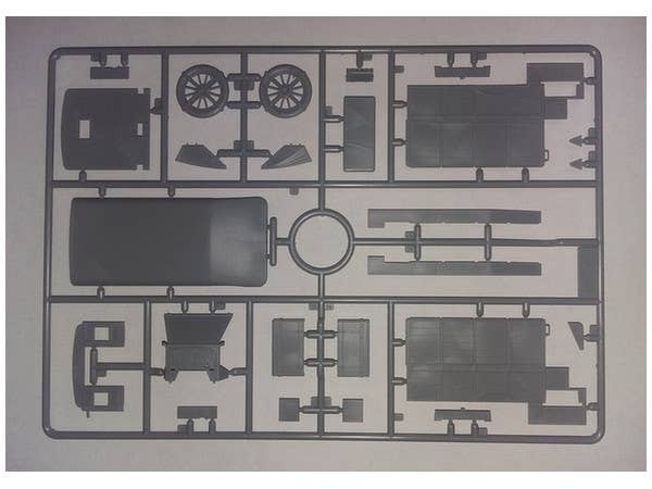 ICM 1/35 Model T 1917 Ambulance (early), WWI AAFS Car | 4823044405121