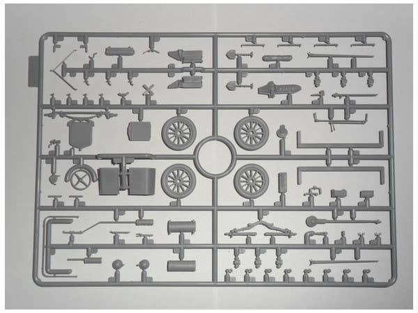 ICM 1/35 Model T 1917 Ambulance (early), WWI AAFS Car | 4823044405121