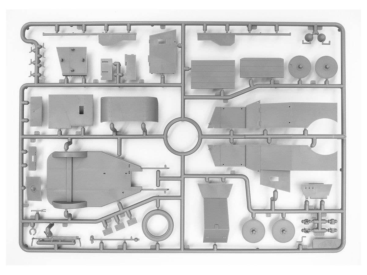 ICM 1/35 Model T RNAS Armoured Car with WWI British Tank Crew | 4823044406562