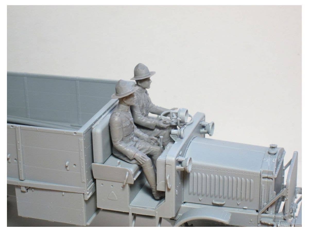 ICM 1/35 US Drivers (1917-1918) (2 figures) (100% new molds) | 4823044405534