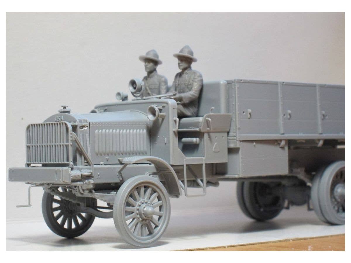 ICM 1/35 US Drivers (1917-1918) (2 figures) (100% new molds) | 4823044405534