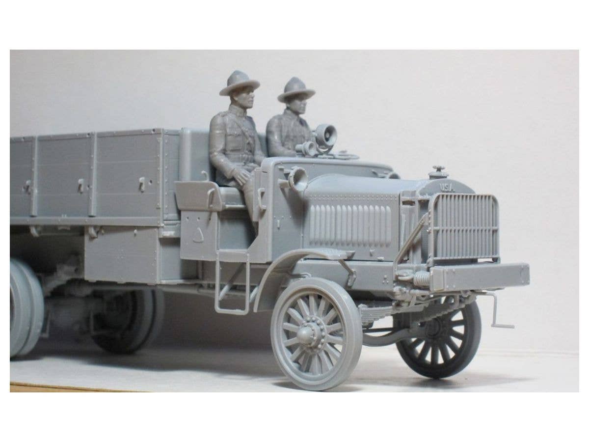 ICM 1/35 US Drivers (1917-1918) (2 figures) (100% new molds) | 4823044405534