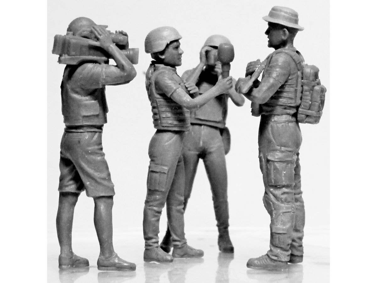 ICM 1/35 Journalists in War (4 figures) (100% new molds), Figure | 4823044409761