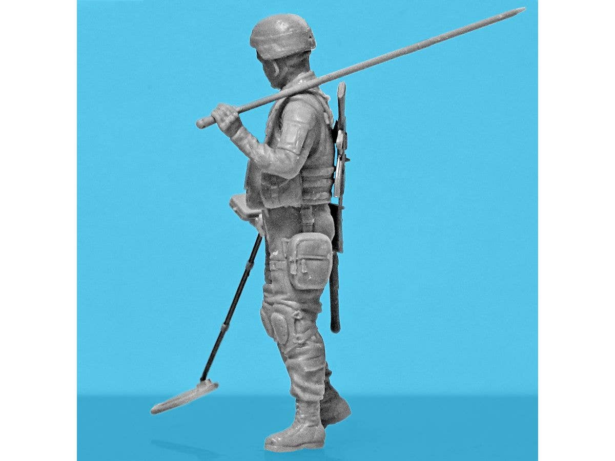 ICM 1/35 "To be ahead, to save the life", Sappers of the Armed Forces of Ukraine, Figure | 4823044409822
