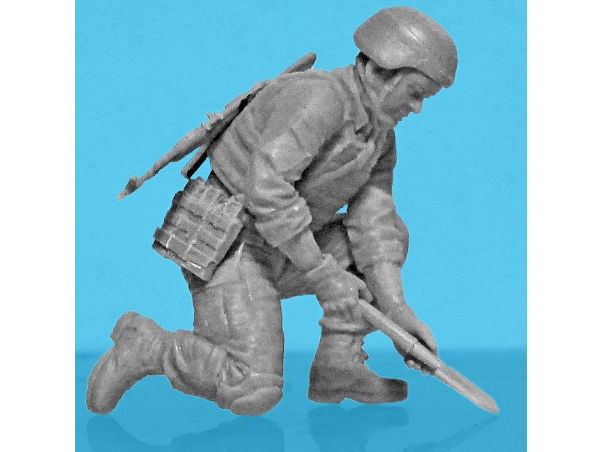 ICM 1/35 "To be ahead, to save the life", Sappers of the Armed Forces of Ukraine, Figure | 4823044409822