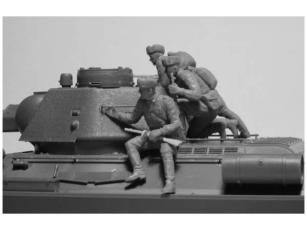 ICM 1/35 Soviet Tank Riders (1943-1945) (4 figures) | 4823044404650