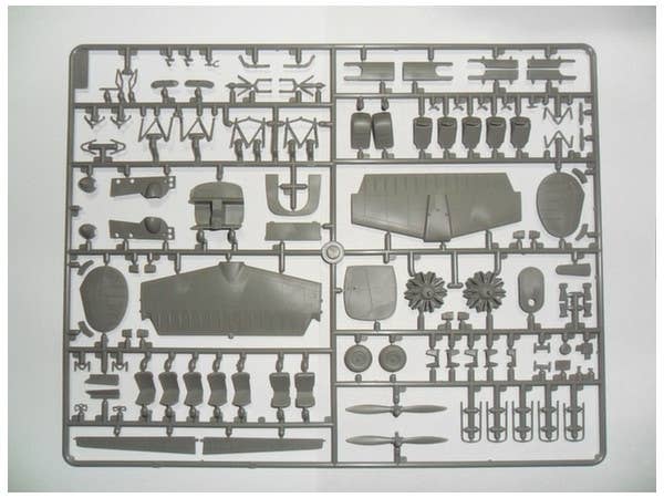 ICM 1/48 C18S, American Passenger Aircraft | 4823044404865