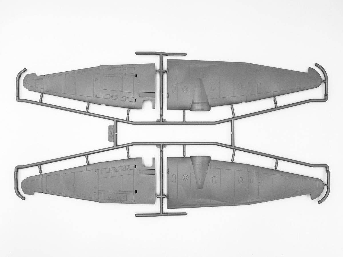 ICM 1/48 Ju 88P-1 Tank Buster | 4823044410194