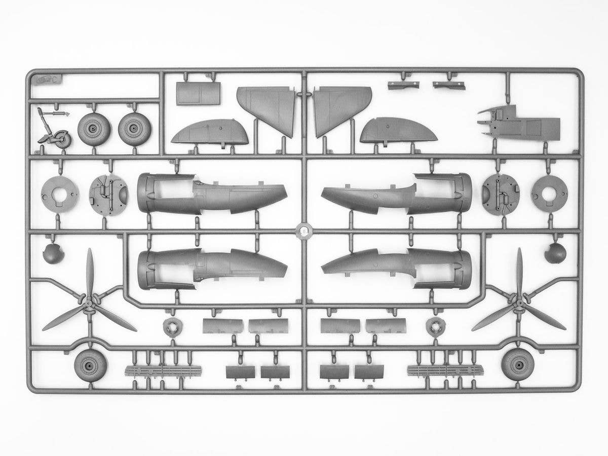 ICM 1/48 Ju 88P-1 Tank Buster | 4823044410194
