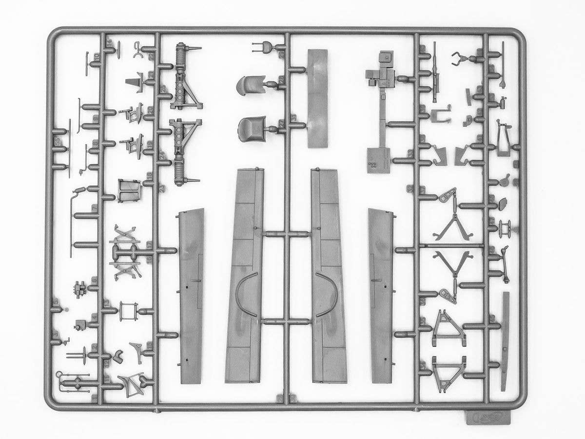 ICM 1/48 Ju 88P-1 Tank Buster | 4823044410194