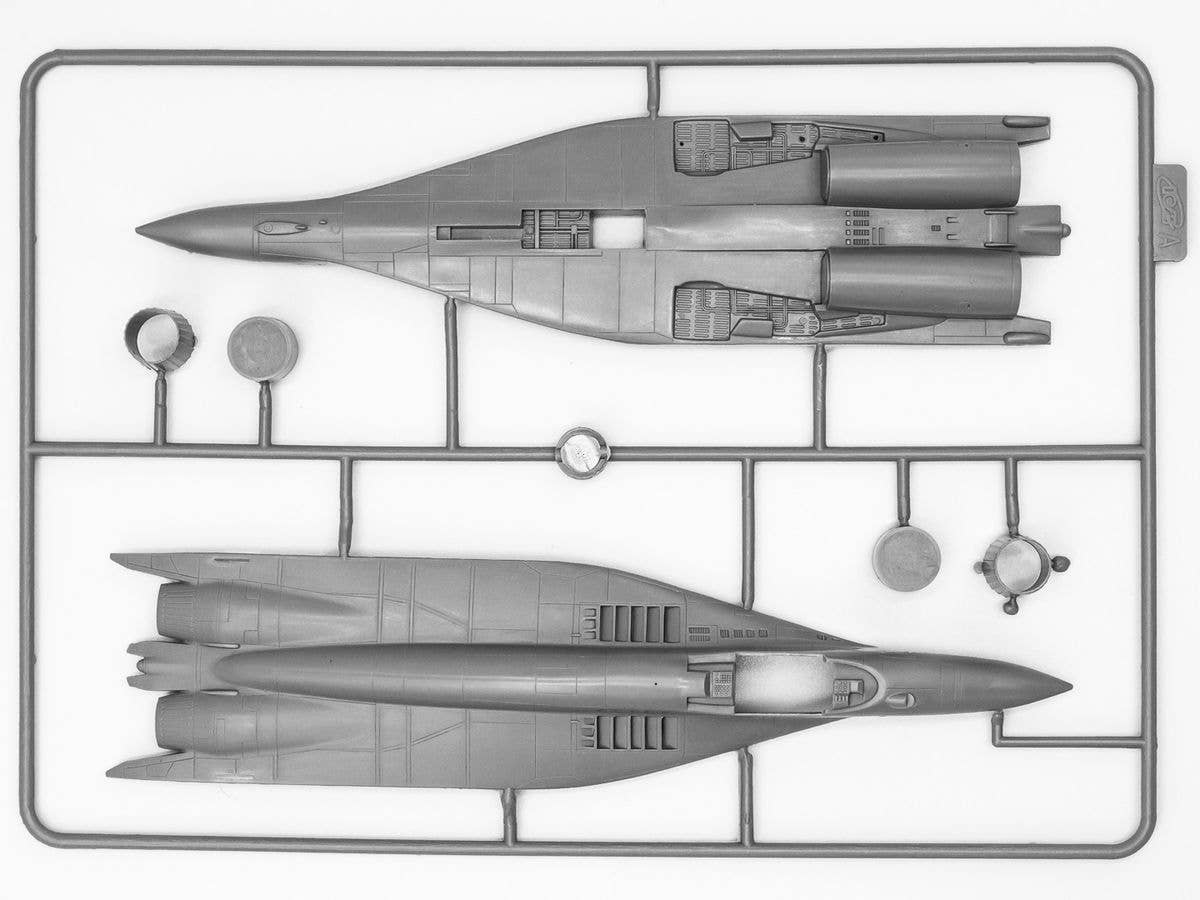 ICM 1/72 ''Radar Hunter', MiG-29 '9-13' Ukrainian Fighter with HARM missiles, Aircraft | 4823044409389