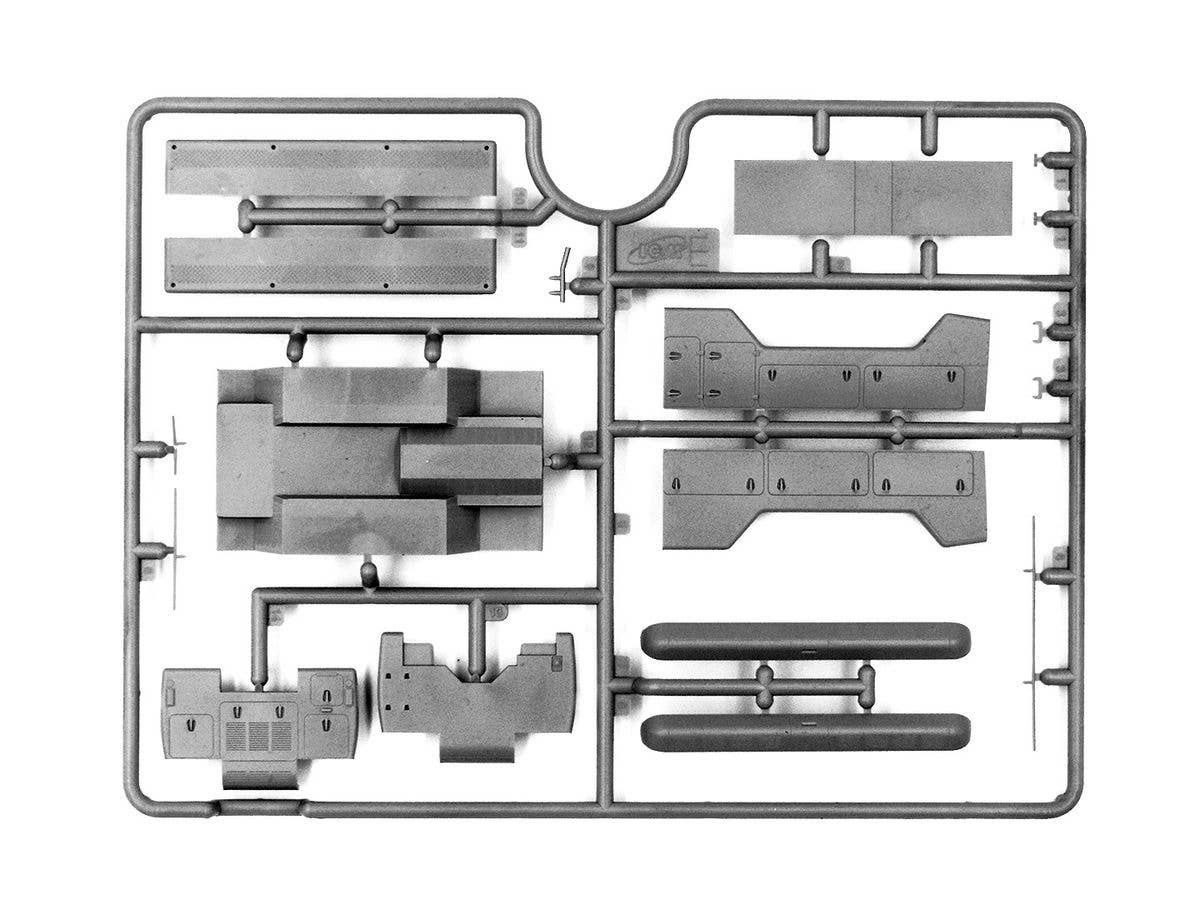 ICM 1/72 Soviet military airfield 1980s (Mikoyan-29 "9-13", APA-50M (ZiL-131), ATZ-5 and Soviet PAG-14 Airfield Plates) | 4823044408900