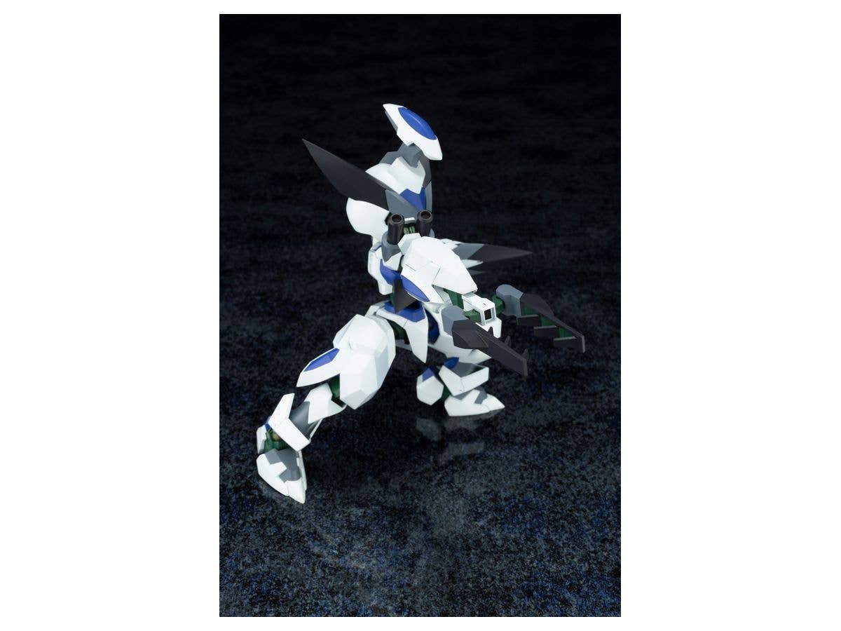 Kotobukiya 1/6 Medarot KXK00-M Crossmessiah, Plastic Model Kit | 4934054027101