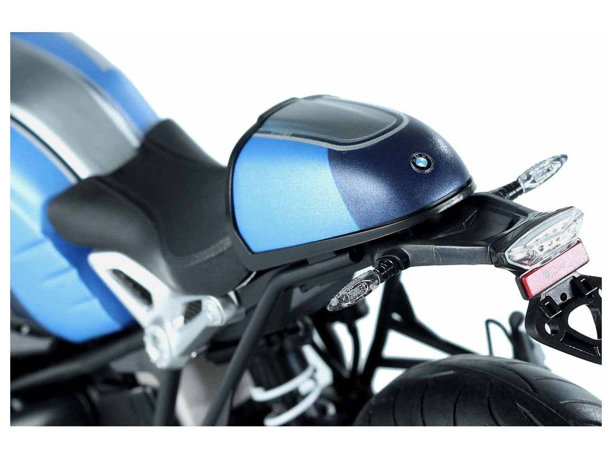 Meng 1/9 BMW R nineT Option 719 Mars Red/Cosmic Blue (Pre-colored Edition) | 4897038553280
