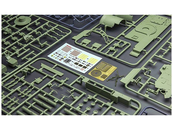 Meng 1/35 U.S. Cavalry Fighting Vehicle M3A3 Bradley with BUSK III Interior Set | 4897038550579