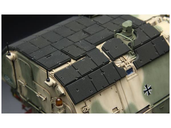 Meng 1/35 German Panzerhaubitze 2000 Self-Propelled Howitzer W/add-on Armor | 4897038550746