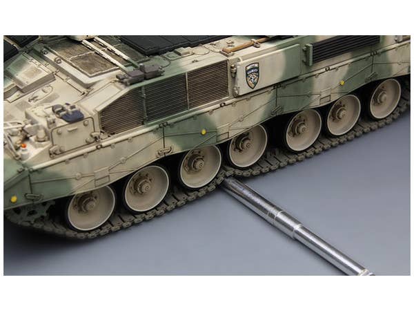 Meng 1/35 German Panzerhaubitze 2000 Self-Propelled Howitzer W/add-on Armor | 4897038550746
