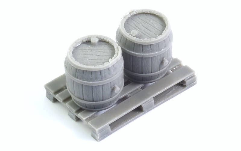 Matho 1/35 Set of 2 Wooden Barrels + Wooden Pallet | 5449612350144