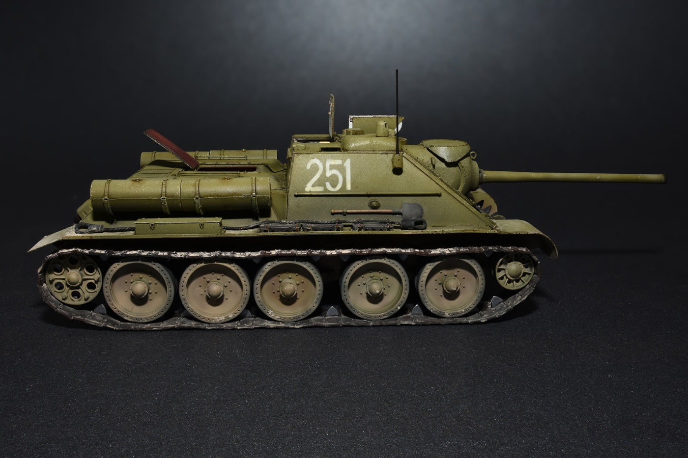 MiniArt 1/35 SU-85 Mod. 1943 (Mid Production) w/Full Interior | 4820183310408