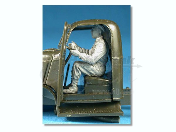 MiniArt 1/35 WW II Drivers - UPC 5907747901186 | 5907747901186