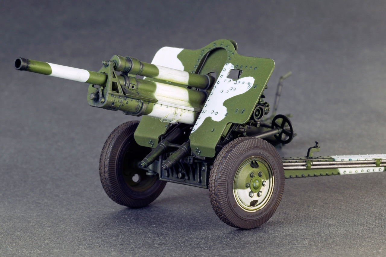 MiniArt 1/35 USV-BR 76-mm Gun Mod.1941 w/Limber & Crew | 4820041102886