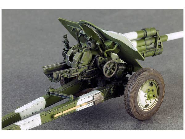 MiniArt 1/35 USV-BR 76-mm Gun Mod.1941 w/Limber & Crew | 4820041102886