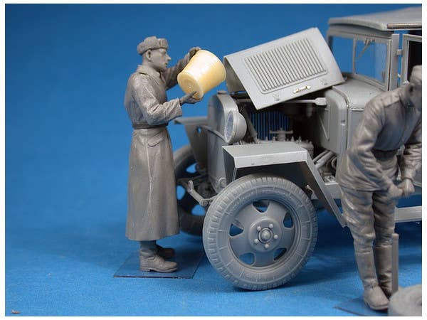 MiniArt 1/35 Red Army Drivers | 4820183310019