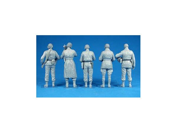 MiniArt 1/35 U.S.Officers | 4820041103142
