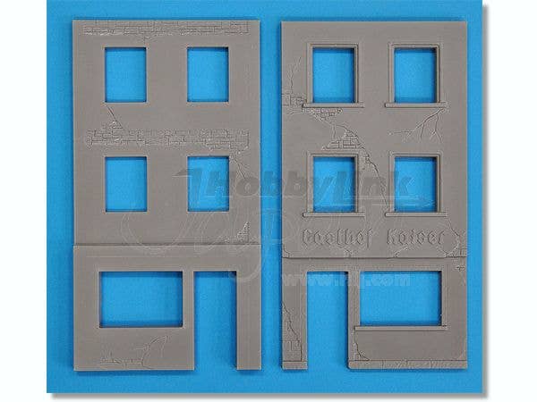 MiniArt Ruined German Houses w/ Base (1/35) | 4820041101537