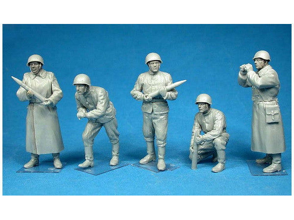 MiniArt 1/35 Soviet Heavy Artillery Crew.Special Edition | 4820183310071