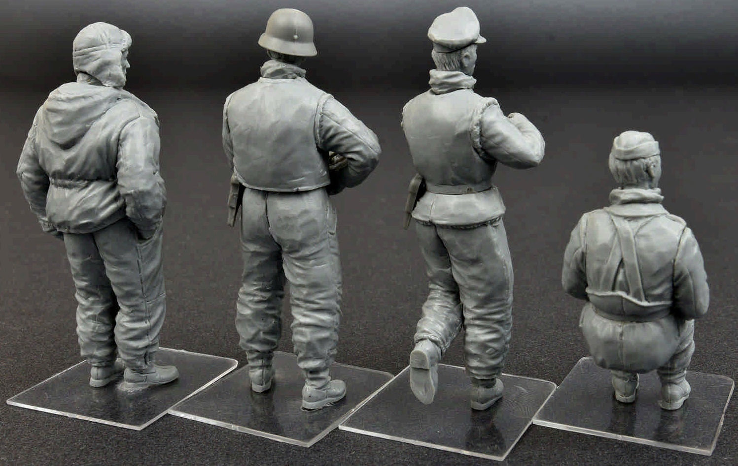 MiniArt German Tank Crew Kharkov 1943' | 4820183312198