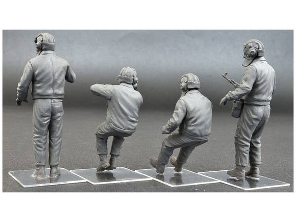 MiniArt 1/35 Soviet Tank Crew 1960-70s | 4820183311726