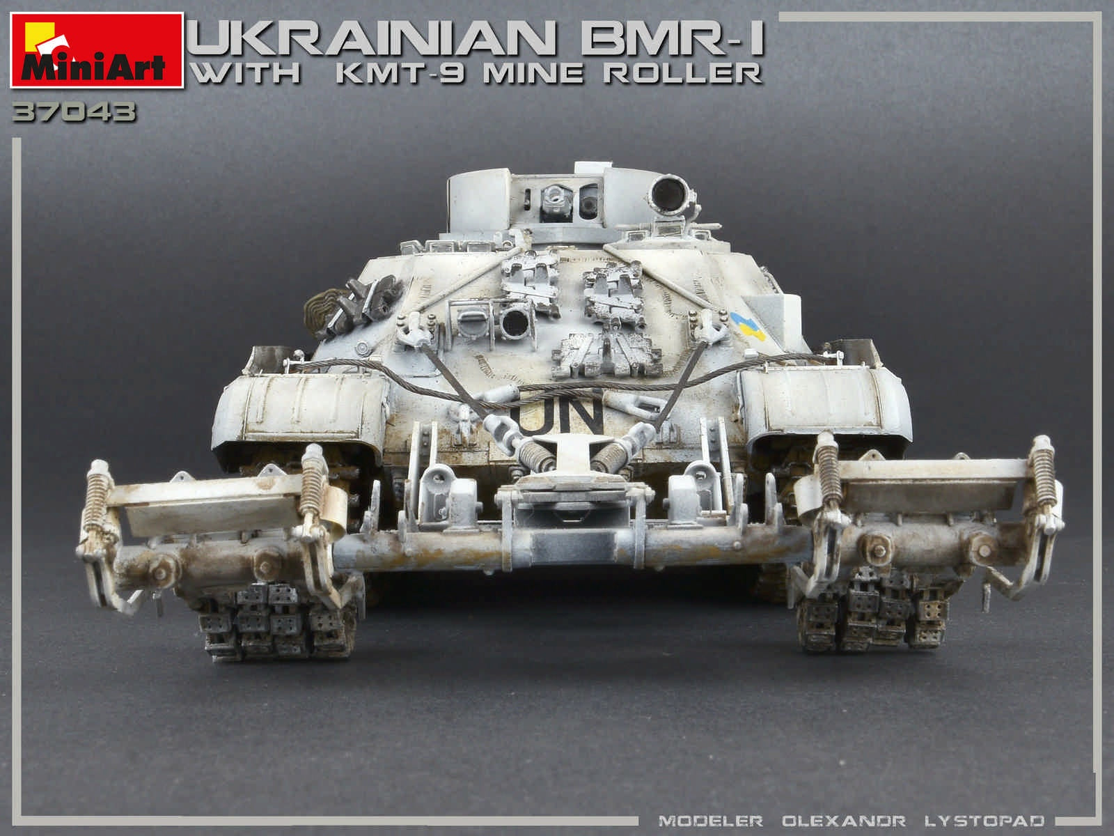 MiniArt 1/35 Ukrainian BMR-1 w/ KMT-9 | 4820183312358